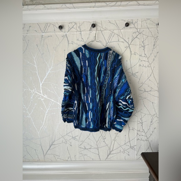 Vintage COOGI Sweater🌊🥶🐳 - Picture 4 of 10